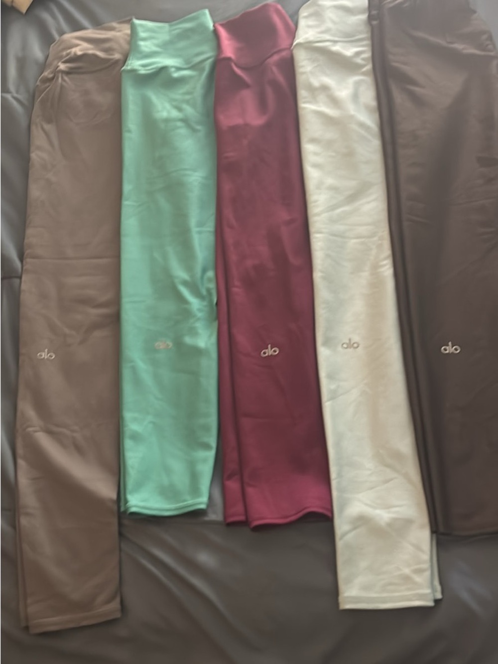 Alo Yoga Leggings   sz small available 5 colors price for each not bundle